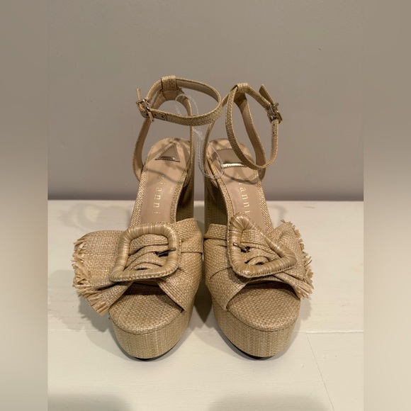 Gianni Bini Women's Hollywood Rattan Platform Sandals - Picture 3 of 8